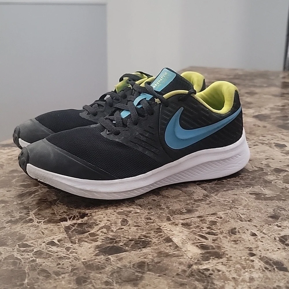 NIKE STAR RUNNER Nike Youth Shoes Sneakers size 4.5 Youth